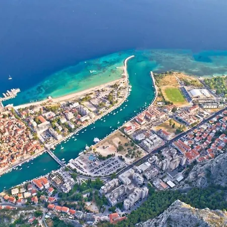 East Side Omis