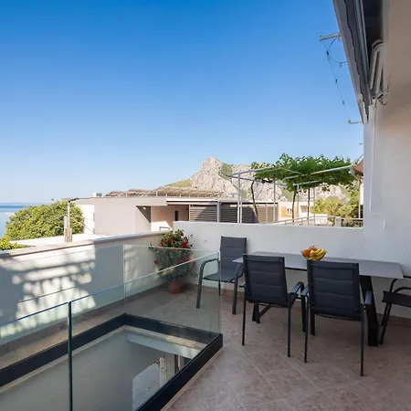 East Side アパート