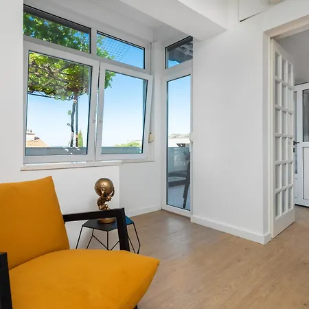 Apartment East Side